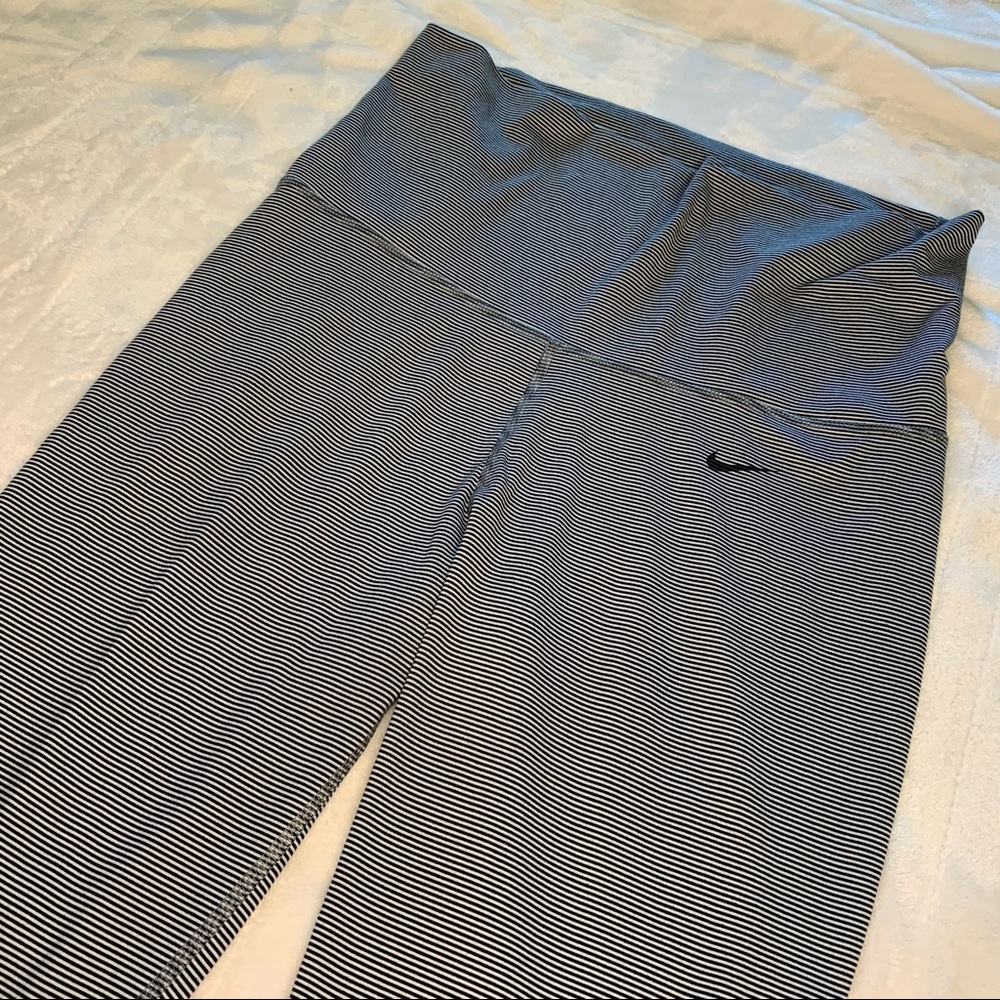 High waisted Nike cropped legging